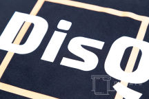 Черные майки с текстом «DisQ»